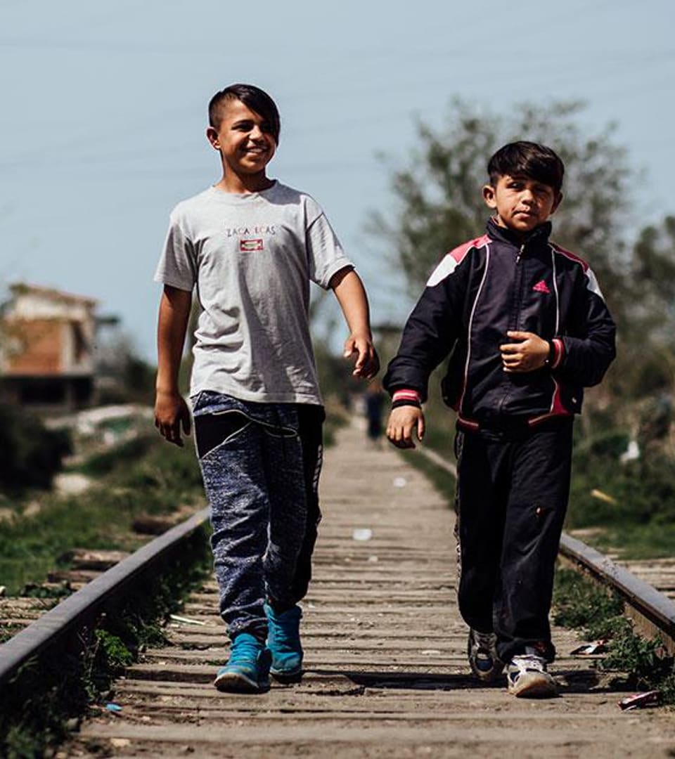 Migration : Two boys